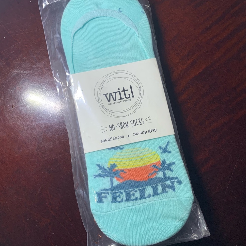 Karma Blue and White Beach No Show Socks